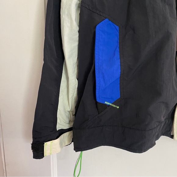 ROUND TWO Men’s Adventure Windbreaker Jacket Medium - Picture 7 of 7